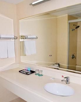 Motel 168 Shanghai Pudong Huinan Metro Station Tesco المظهر الخارجي الصورة