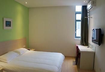 Motel 168 Shanghai Pudong Huinan Metro Station Tesco المظهر الخارجي الصورة